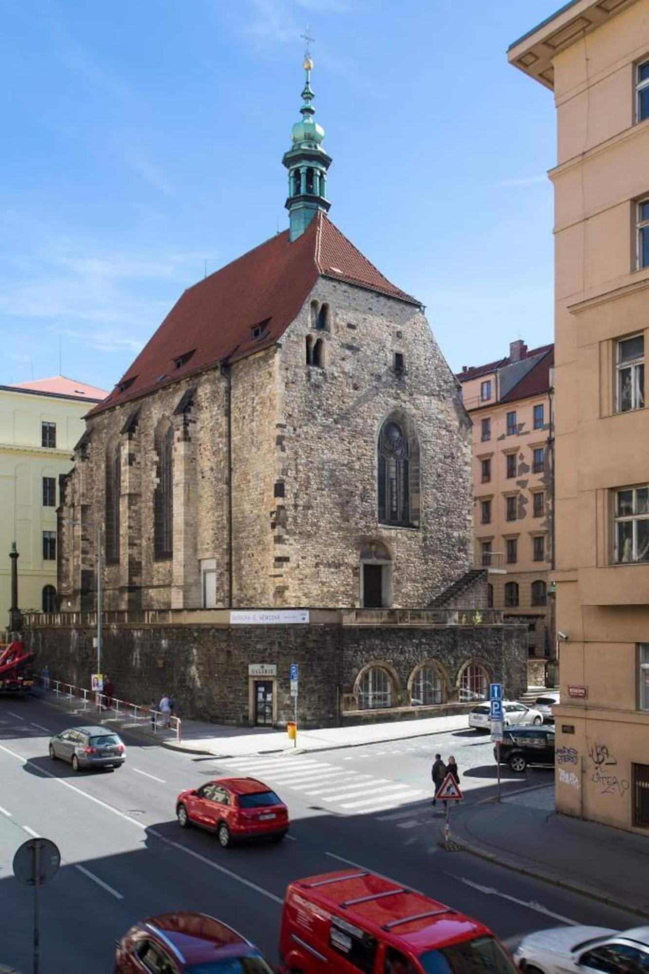 Place Of Grace - 50 Meters From Dancing House Praga Zewnętrze zdjęcie