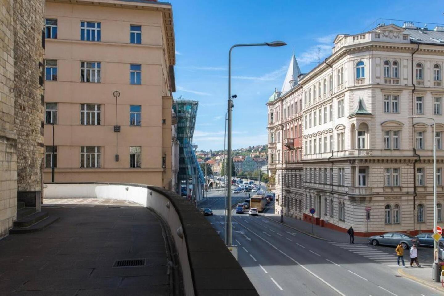 Place Of Grace - 50 Meters From Dancing House Praga Zewnętrze zdjęcie